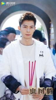 虫图腾有明星吗,揭秘那些与昆虫结缘的明星