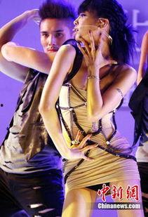 蔡依林上海机场头条新闻,头条新闻聚焦时尚女王风采