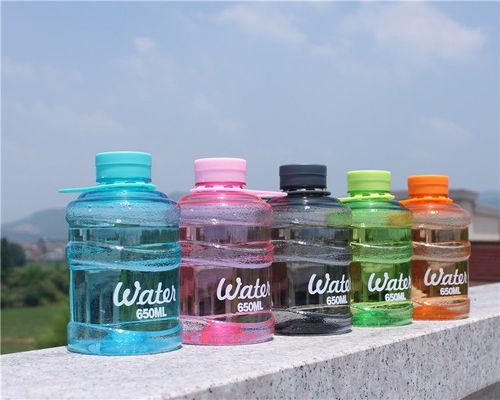 网红简约塑料杯子图片,时尚与实用的完美结合