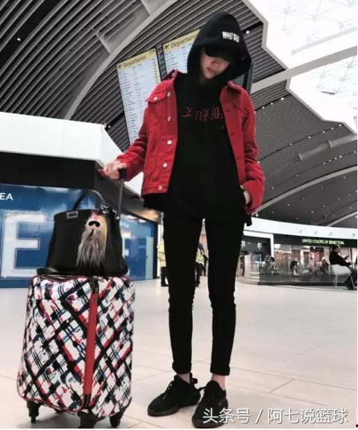 明星穿阿迪,阿迪达斯时尚穿搭演绎