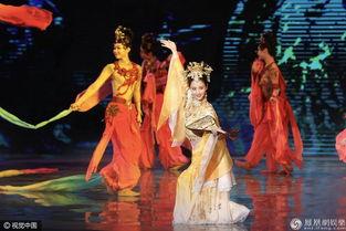 女明星跳舞敦煌,女明星演绎千年古韵新风采