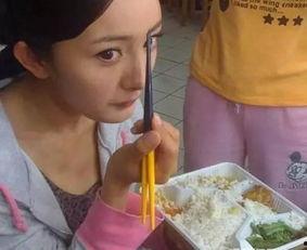 晚上吃盒饭的明星,揭秘明星们的盒饭秘密